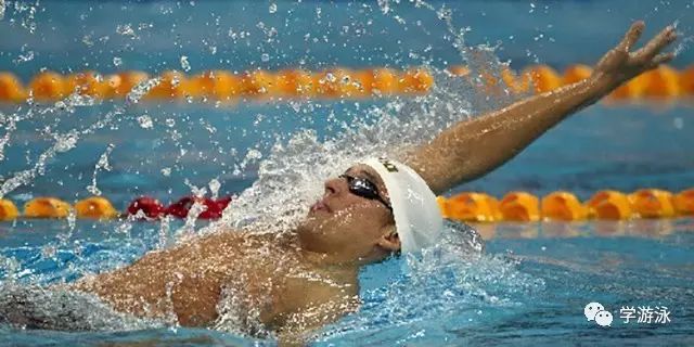 理想中的仰泳划水技术