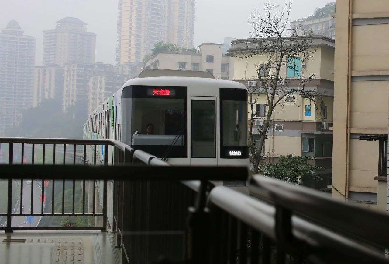 吃火锅赏夜景,一个都不能少~_解放碑