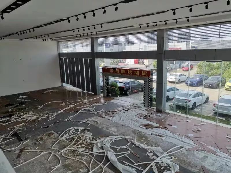 两家4s店倒闭老板卷走几百万盲目扩张导致资金链断裂