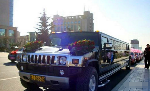 鲁j88888(黄)-济宁兖州华勤集团牛宜顺迈巴赫(参数|图片)齐柏林(参数