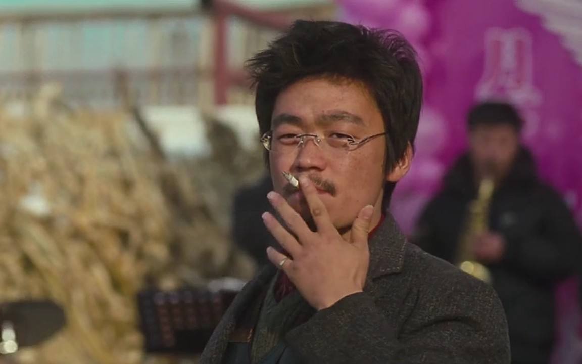 之前被网友拍到王宝强在日本街头拍戏,当时距离王宝强母亲的葬礼才1个