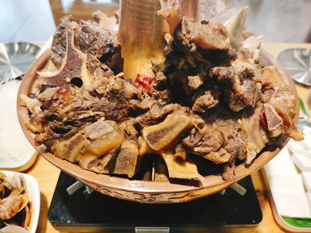 88元抢原价274元翻窗子牛蝎子火锅精品34人餐5斤牛蝎子午餐肉龙利鱼辣