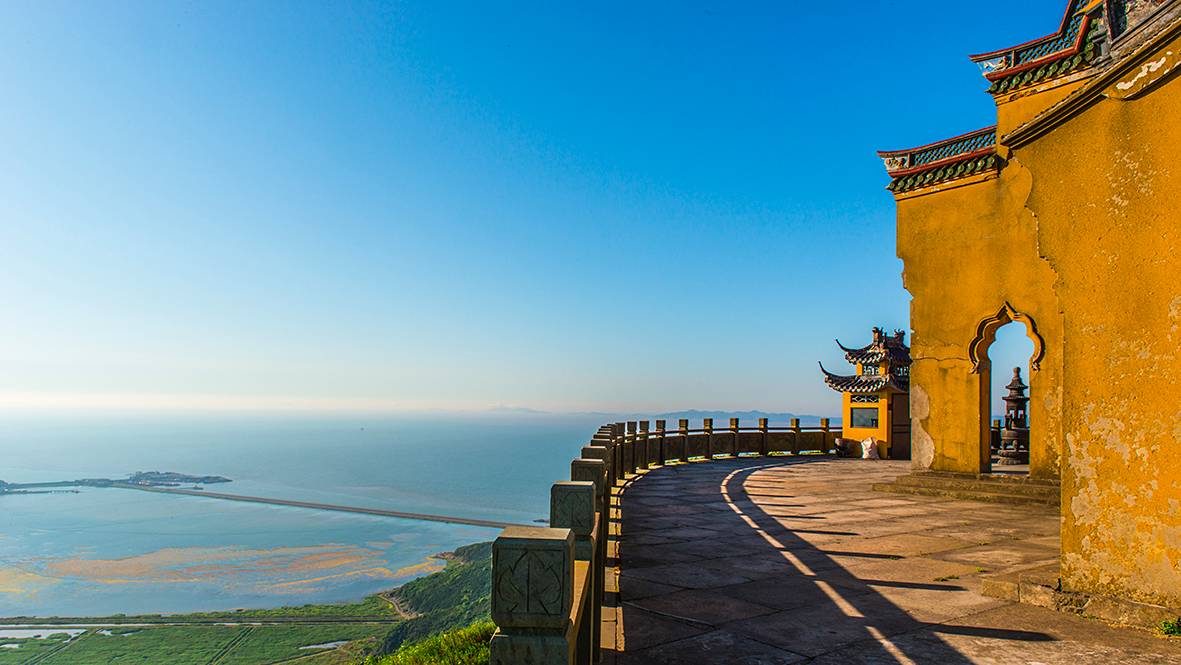 所以其在发展海岛旅游的资源中也是很有便利性,它是有观音山和沙龙