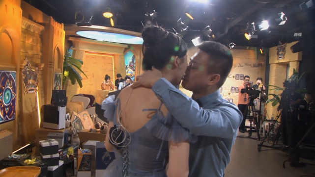 炉石传说双人现开赛中场换人工作人员上线拉神有对象吗