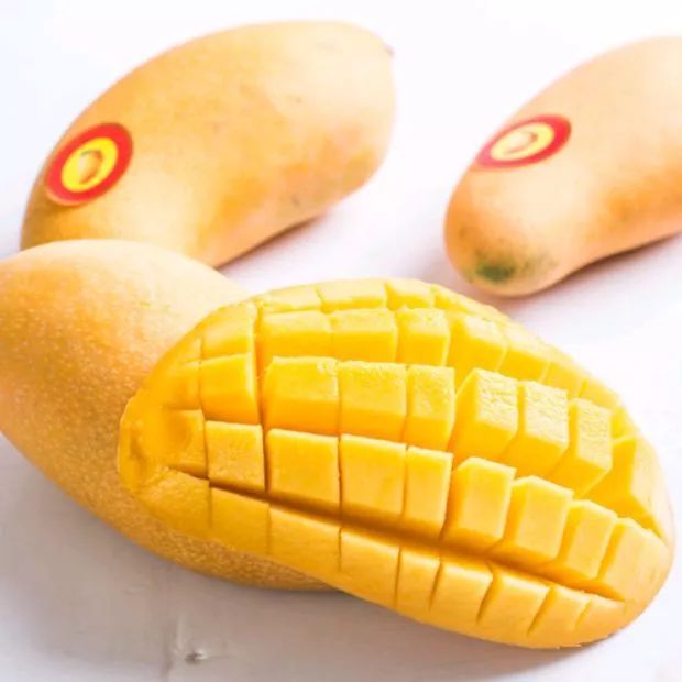 轰动全体水果大降价拳王榴莲158元斤越南红心火龙果58元大箱15斤