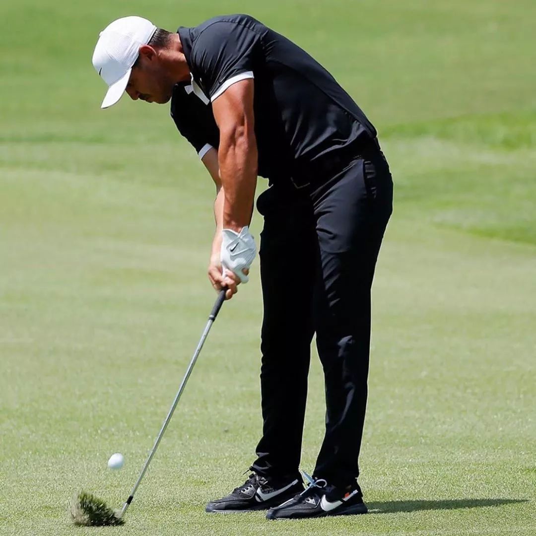 画报的兄弟配色,这双 aj1 来头不小,猛龙配色 nike shox bb4_lanier