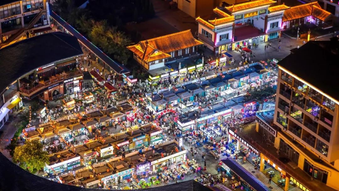 为居民,游客打造夜生活空间,繁荣威海"夜经济"夜市等夜游经济的载体