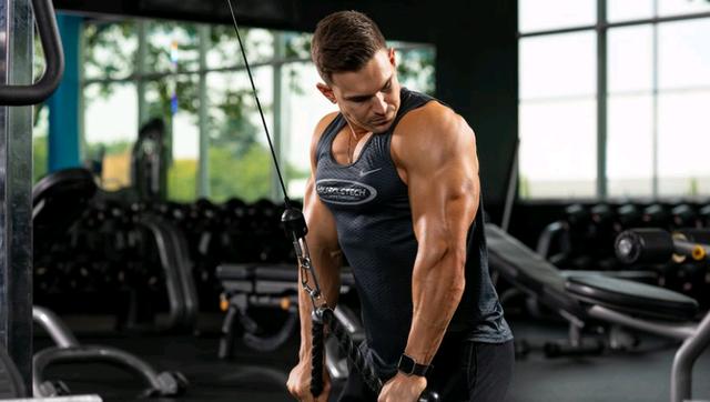 女朋友最喜欢的地方只需3个动作打造你怪兽手臂