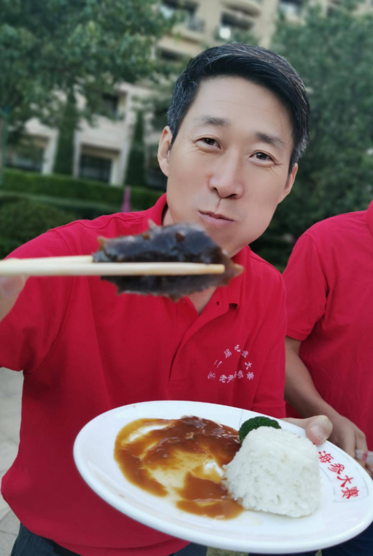 传播海参文化 近距离品鉴海参 老尹家吃海参大赛再度拉开帷幕