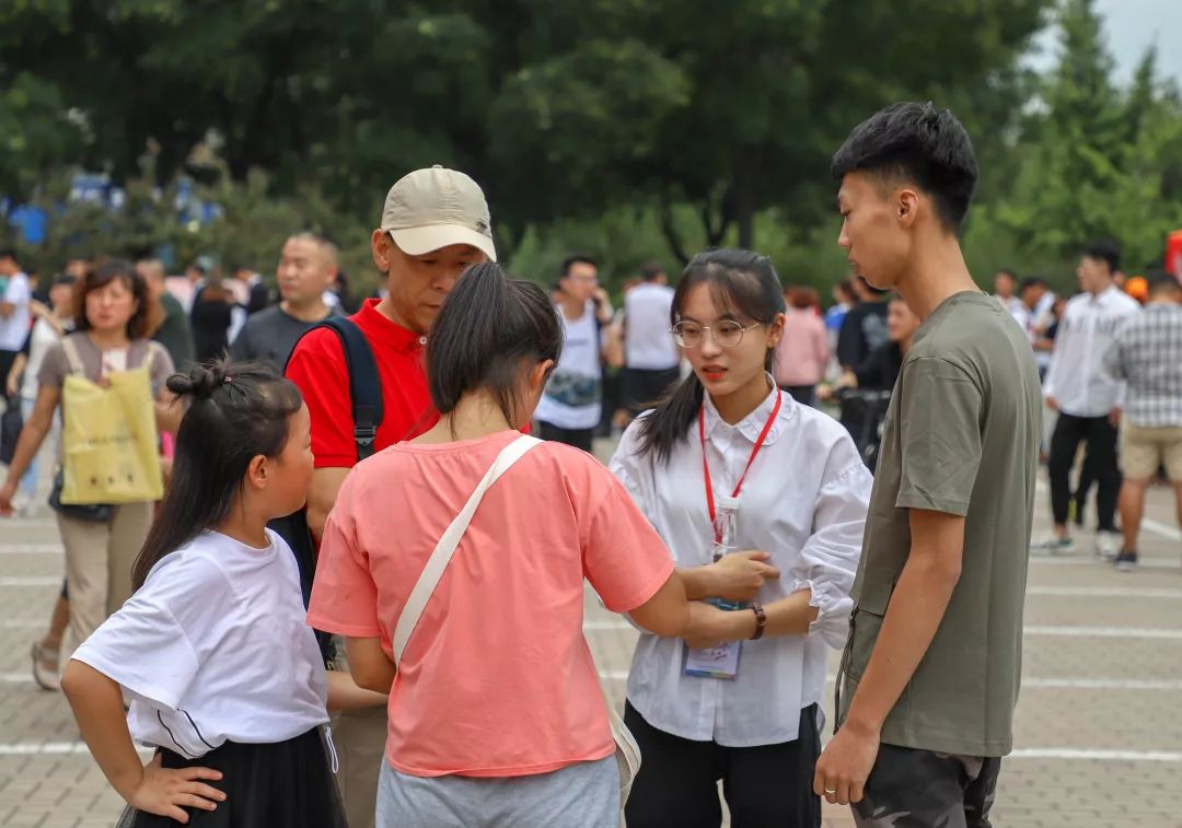 2019级新生报到开始啦!_迎新