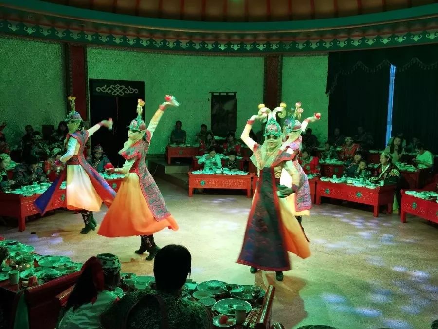 2国庆黄金周· 奢华内蒙】入住沙漠奇迹酒店,星空蒙古包,一价全包