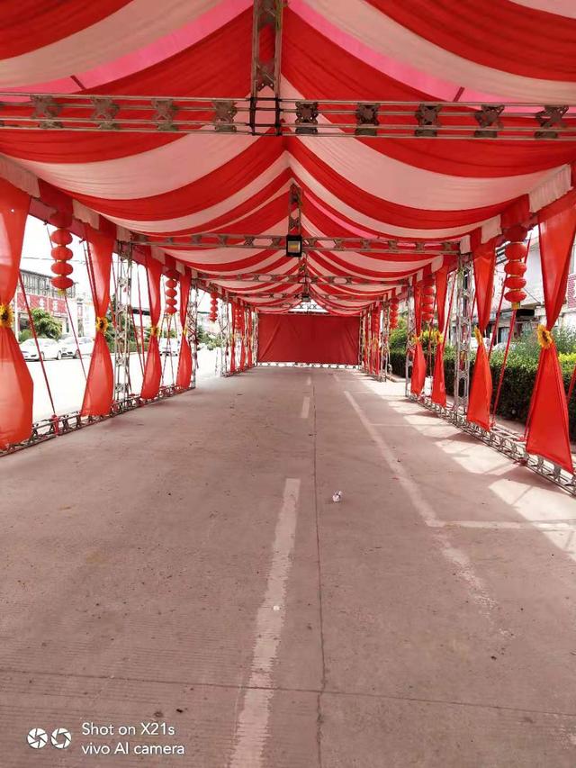 大小宴席搭彩棚,饭庄,led显示屏.您的需要,就是我们的工作