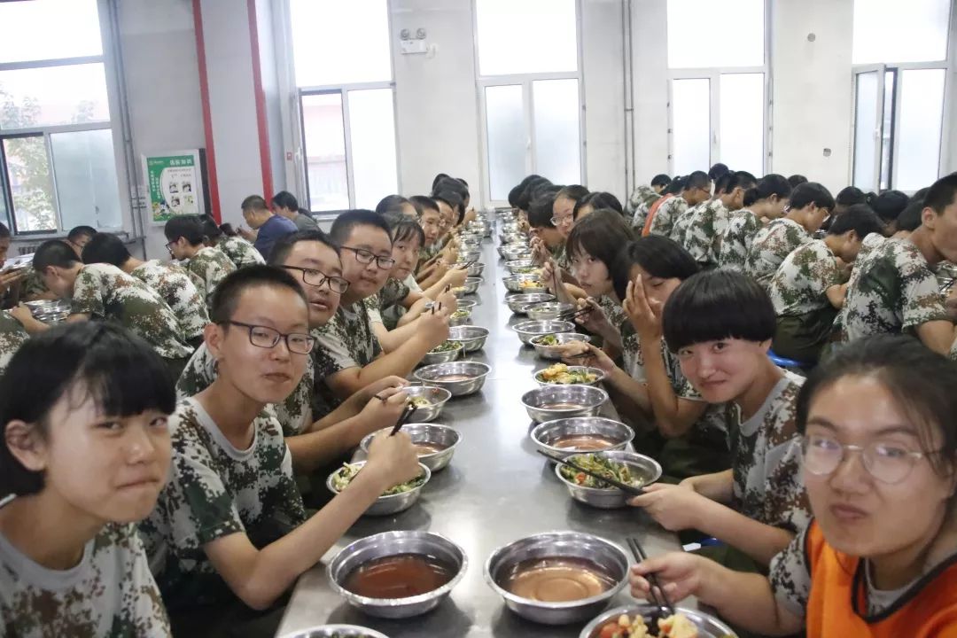 整装待发明日沙场秋点兵记石家庄一中西山学校2019级高一新生军训第九