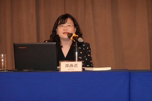 邵燕君借用网络文学业内最新出现的"传统网文"的概念,对网络文学20年