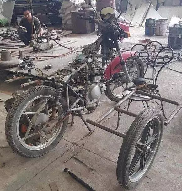 废旧摩托车改装成钓鱼用的偏三轮服了