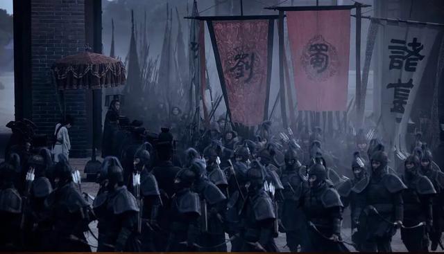 善用强弩千里催敌首脑分成一部号称——摧锋兵.