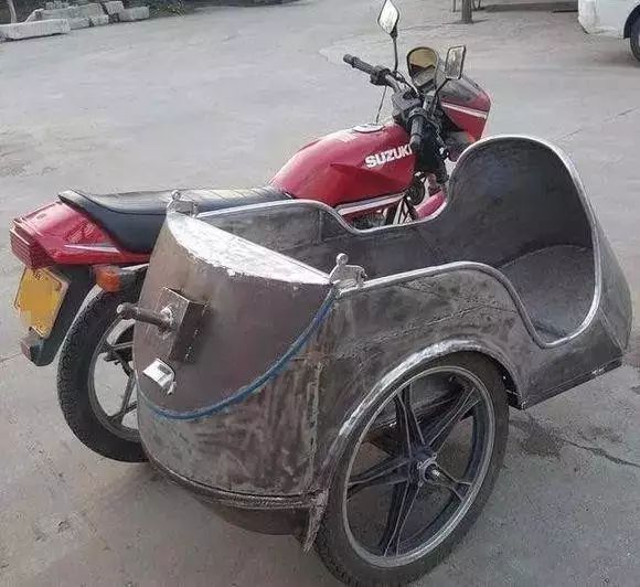 废旧摩托车改装成钓鱼用的偏三轮服了