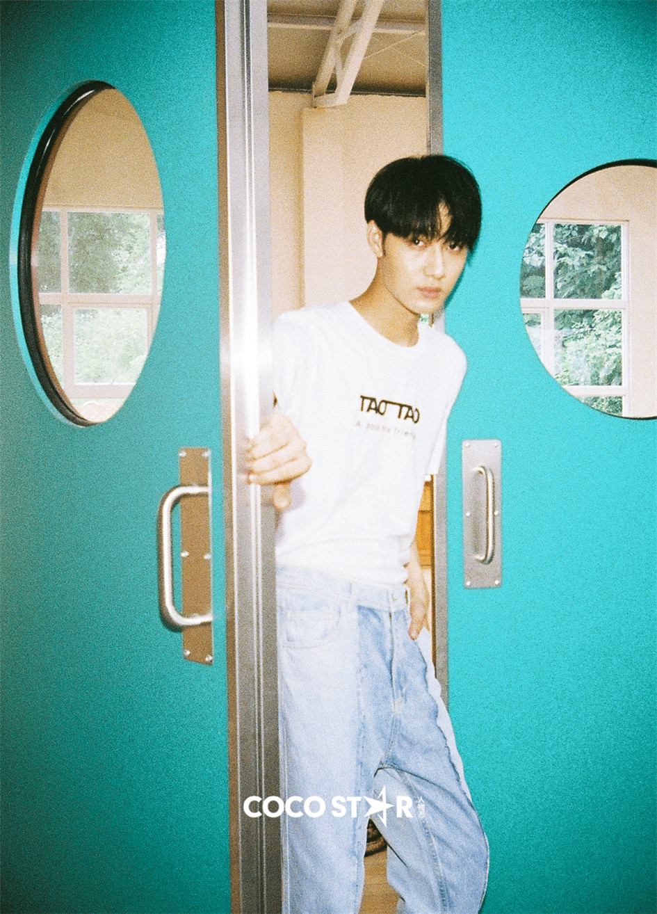 青年演员陈子由出镜cocostar人物志八月刊