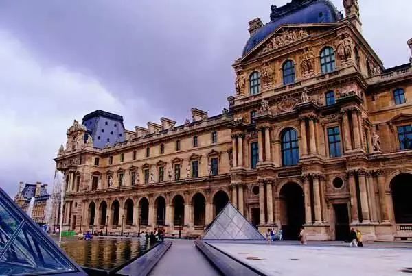海牙皇家音乐学院(the royal conservatoire)和海牙皇家艺术学院(the