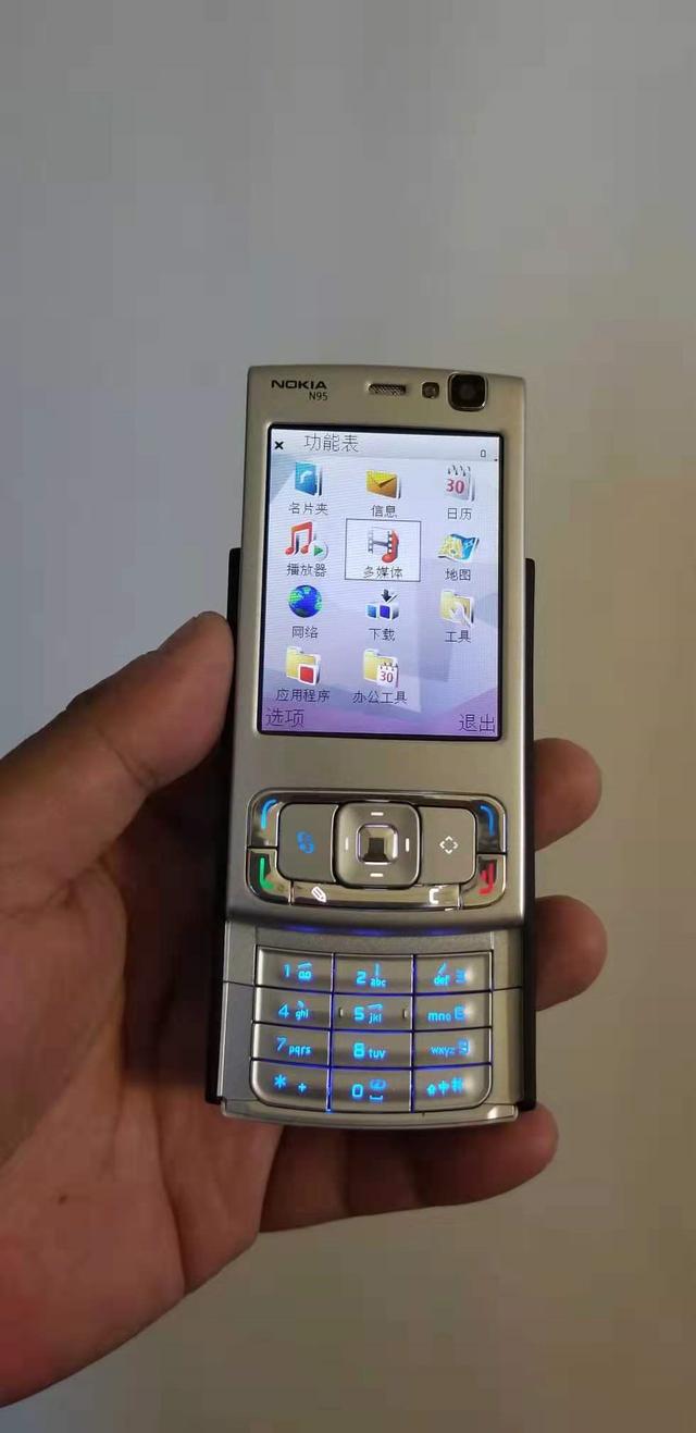 原创2007年的诺基亚机皇上滑下滑会上瘾如今125元入手99新