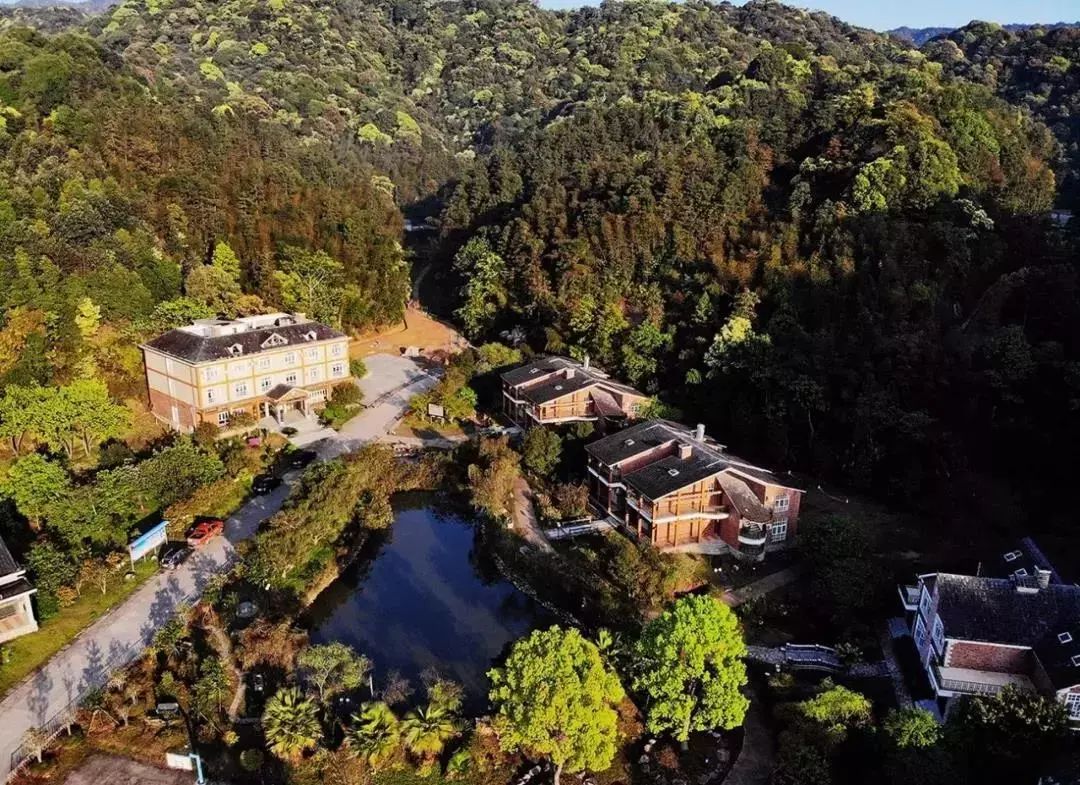 所有平日不加收￥799元抢南昆山大观园温泉泳池5房别墅