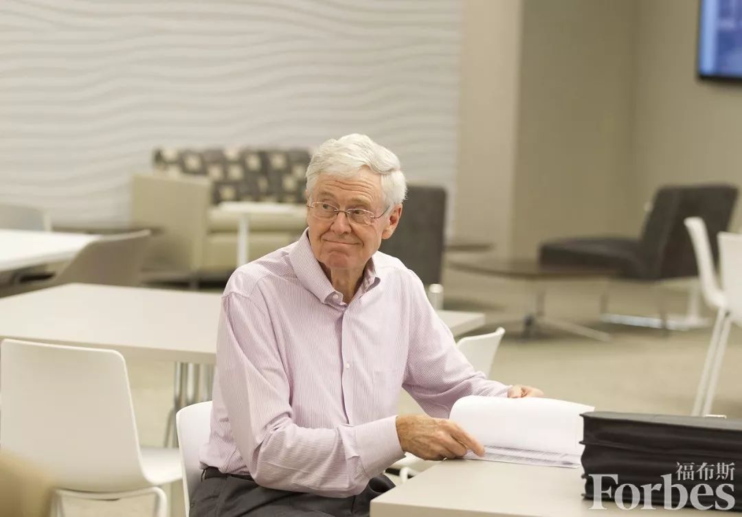 美国最富有最两极分化的人物之一大卫科赫去世享年79岁