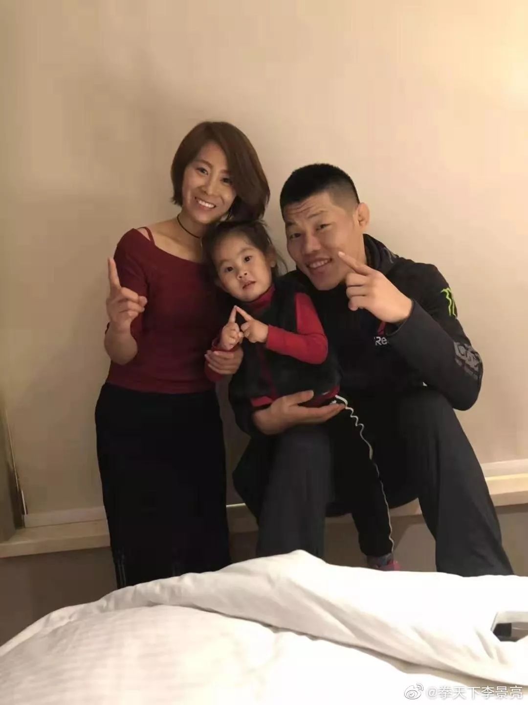 李景亮老婆妻子图片