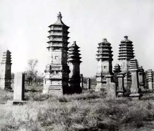 建筑学家刘敦桢先生特地到邢台进行古建筑考察,拍摄了大量的写真照片