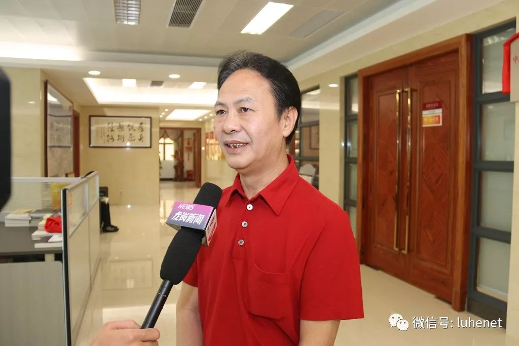 座谈会后,彭武豪会长接受龙岗广电中心记者采访返回搜狐,查看更多