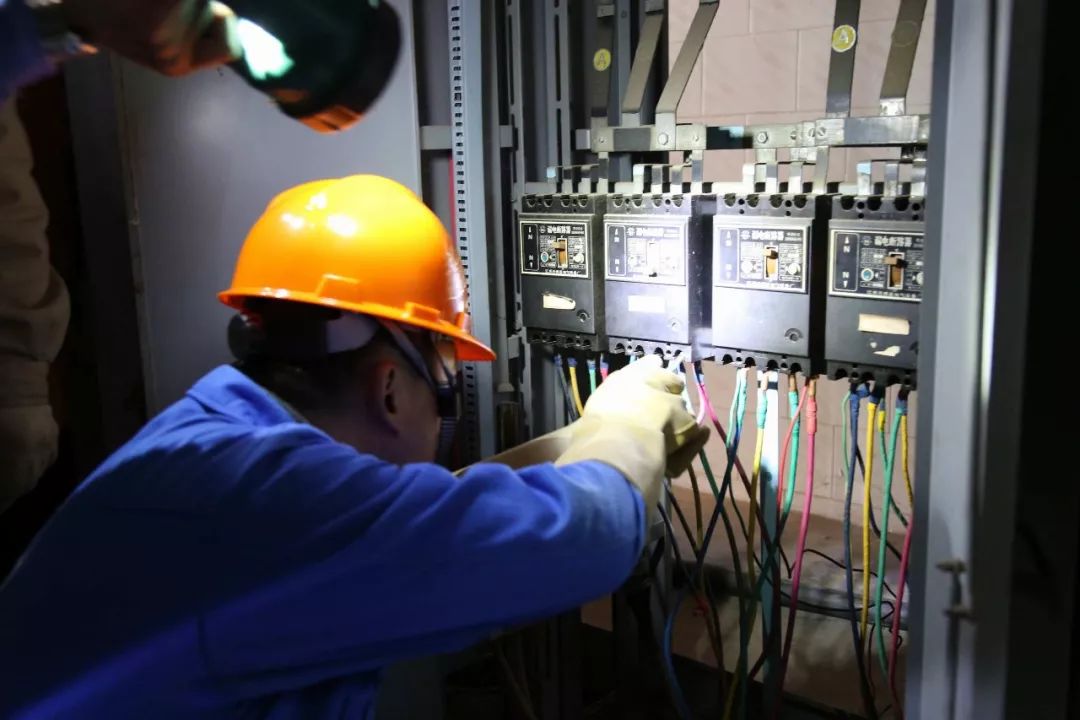 电工操作的79个案例拿去收藏好