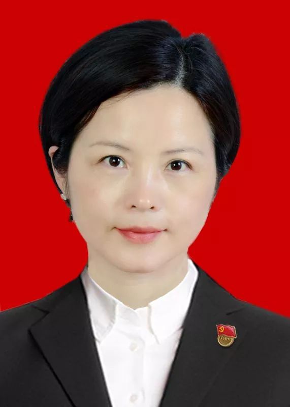 读原文听党课学先进教师要为人师表党员教师要做为师之表红色领航⑨