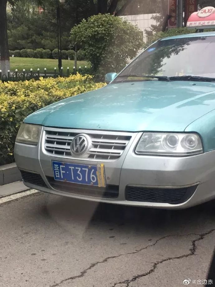 朔州街头出现一疯狂出租车