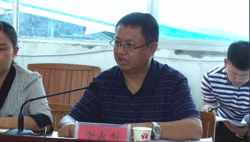 【石月亮乡】福贡县召开石月亮乡脱贫攻坚现场办公会