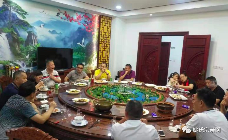 姚家女婿陈龙飞,17岁小木匠37年成为红木家具大师