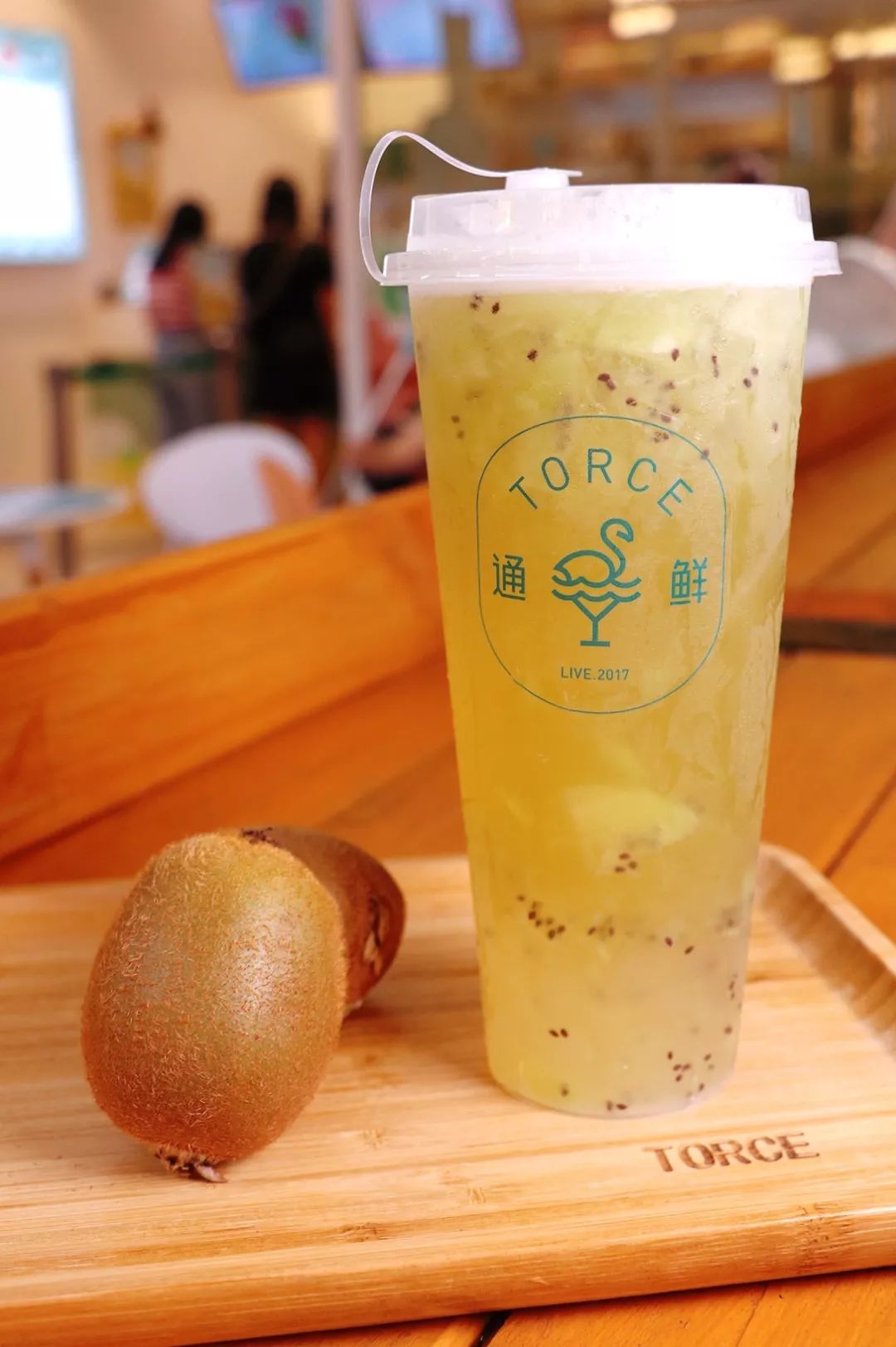 12.9元吃单人下午茶套餐!"三不加"鲜榨果汁 会拉丝的蛋黄酥!