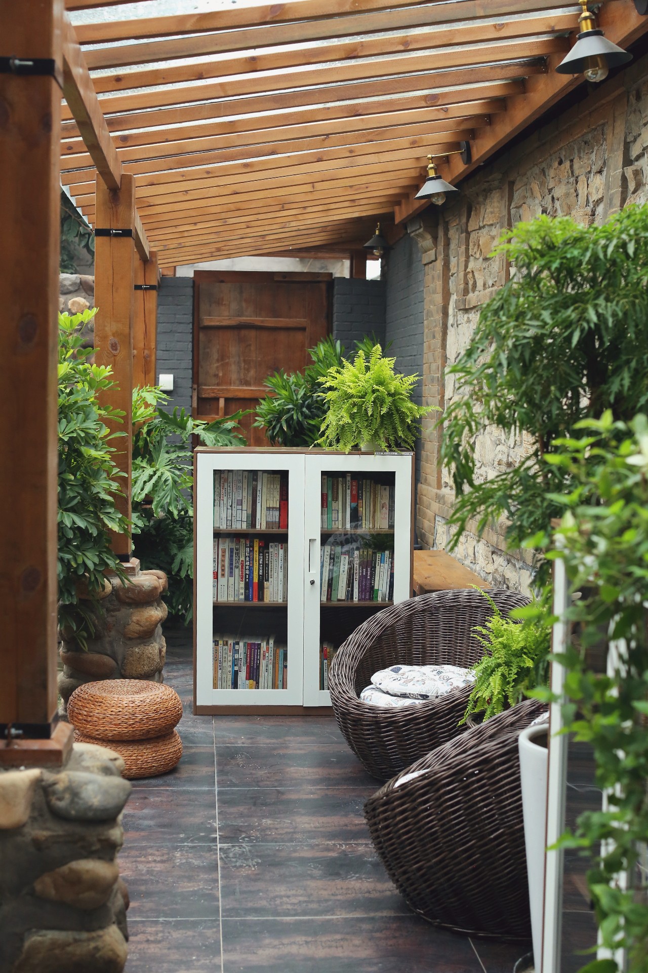 老友记民宿京郊密云超美花园老宅老板娘带你看书喝茶遛娃发呆