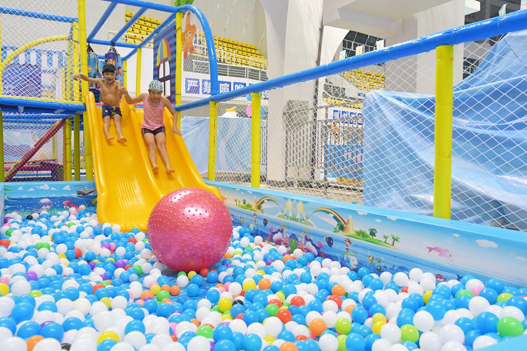 贵港家里有小孩的赶紧看体育中心游泳馆福利又来啦