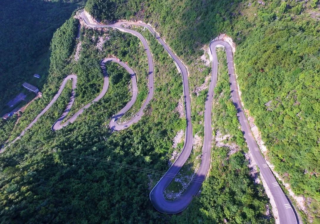 太难了贵州,位于中国西南内陆腹地的云贵高原,八山一水一分田是人们