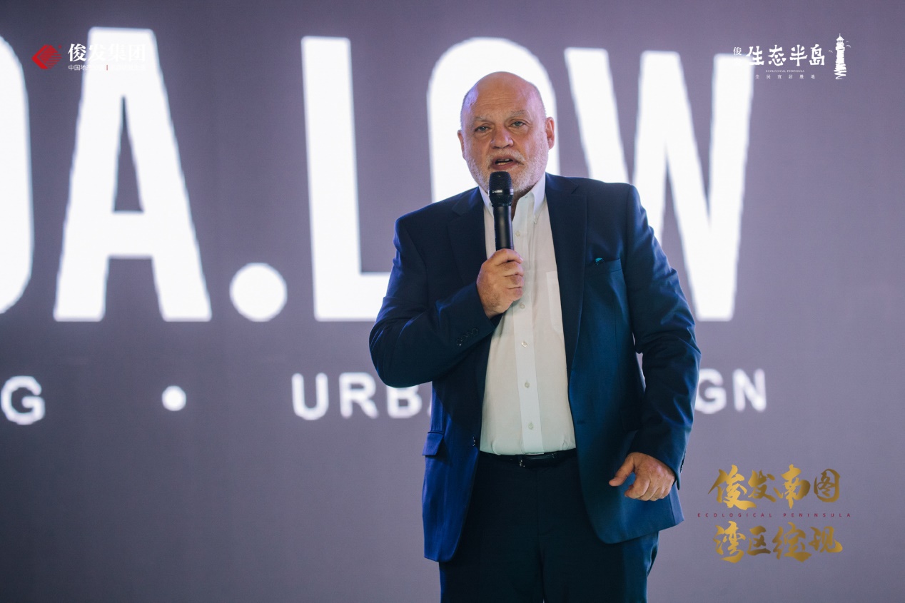 俊发·生态半岛将沿着西亮塘湿地公园,打造高端亲水商业体-——俊廷里