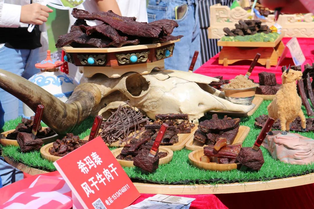 牛奈曼一蒙古族老太太与99人组团拿下一项吉尼斯世界纪录