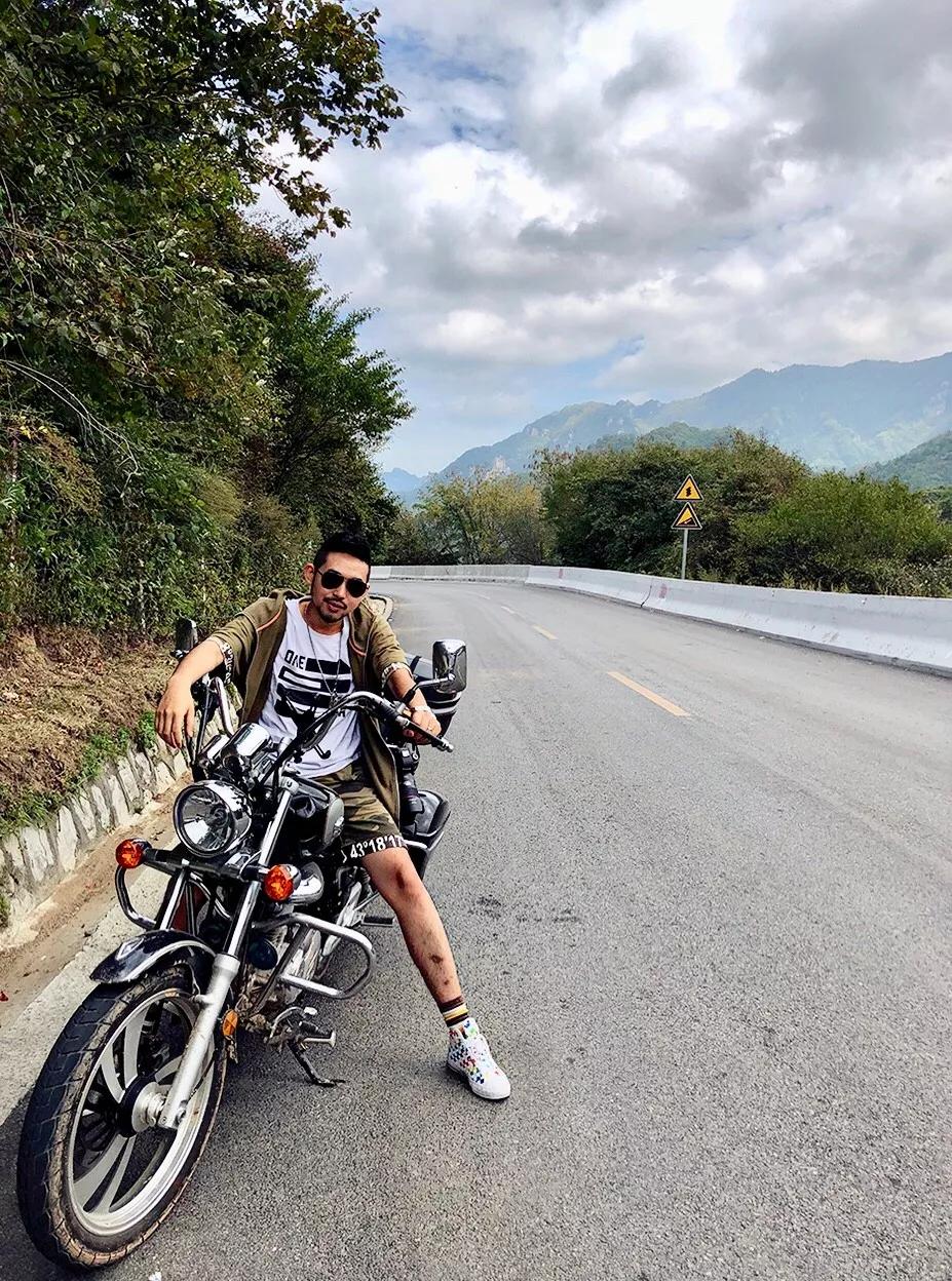 平日里,和熟悉的朋友们骑车去秦岭里兜风,在临潼最美盘山路放松放松