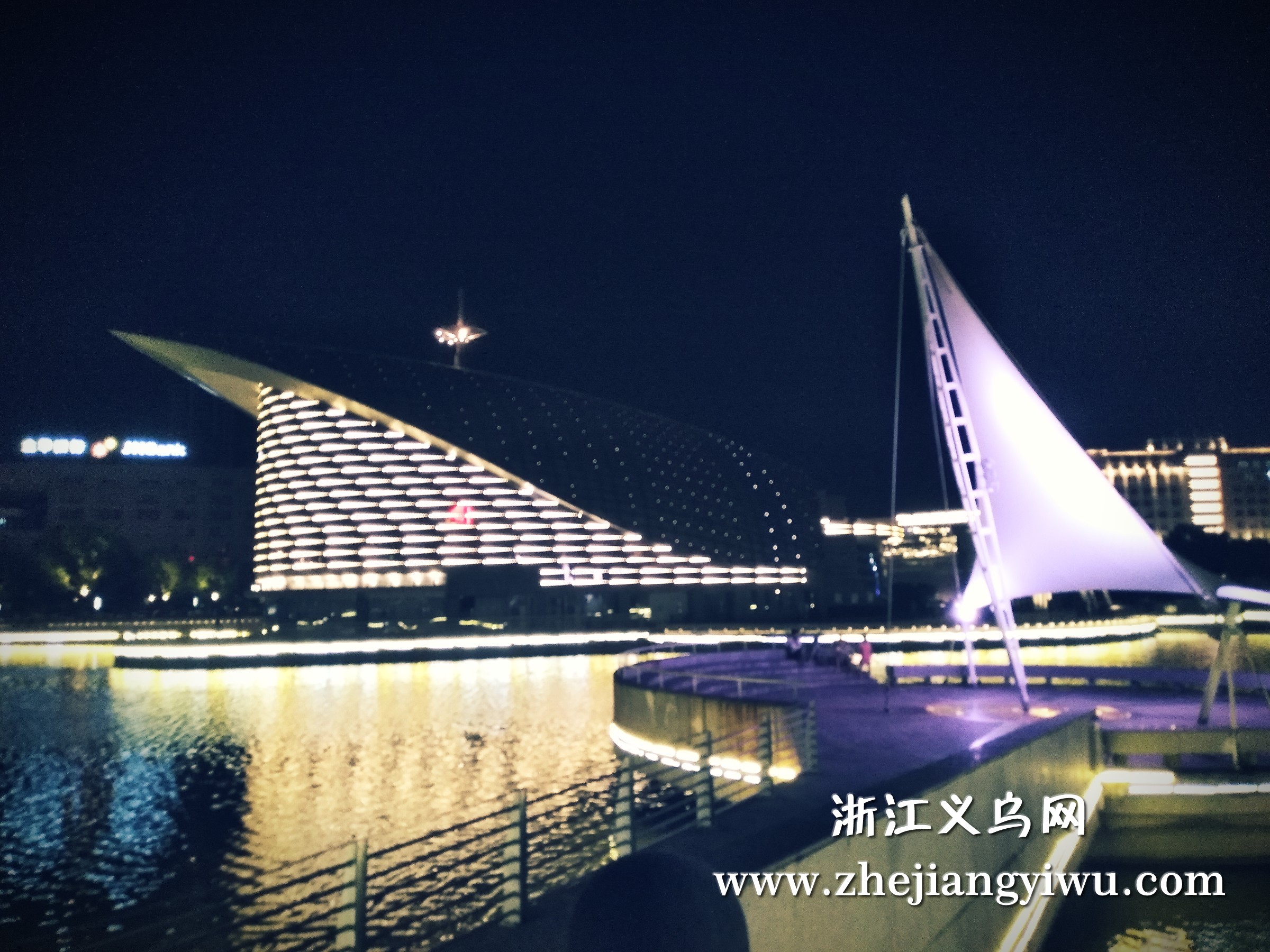 浙江义乌网摄影图片:金华金东区政府对面的施光南音乐广场_地方