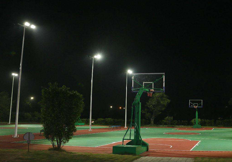 户外灯具厂家:led投光灯在户外篮球场的应用