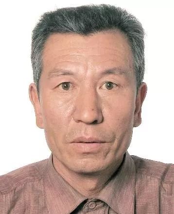 在逃;醉酒男子列车上猥亵女生被拍下后求饶:求不要告诉我老婆_文水