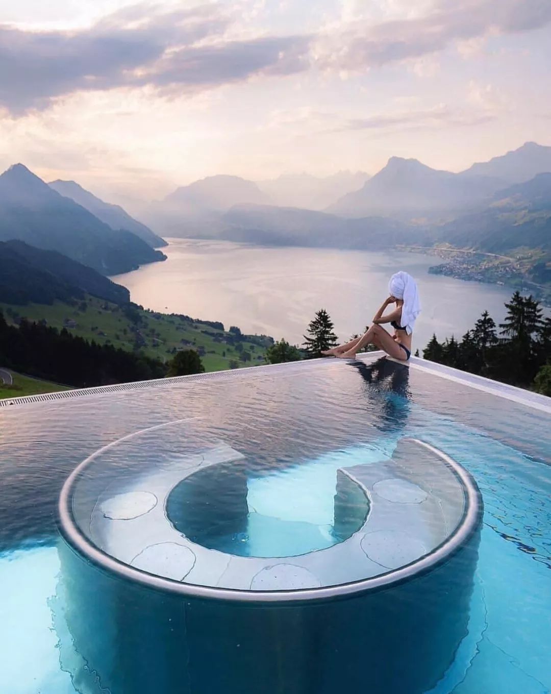 这个夏天最火的酒店泳池你必须要知道