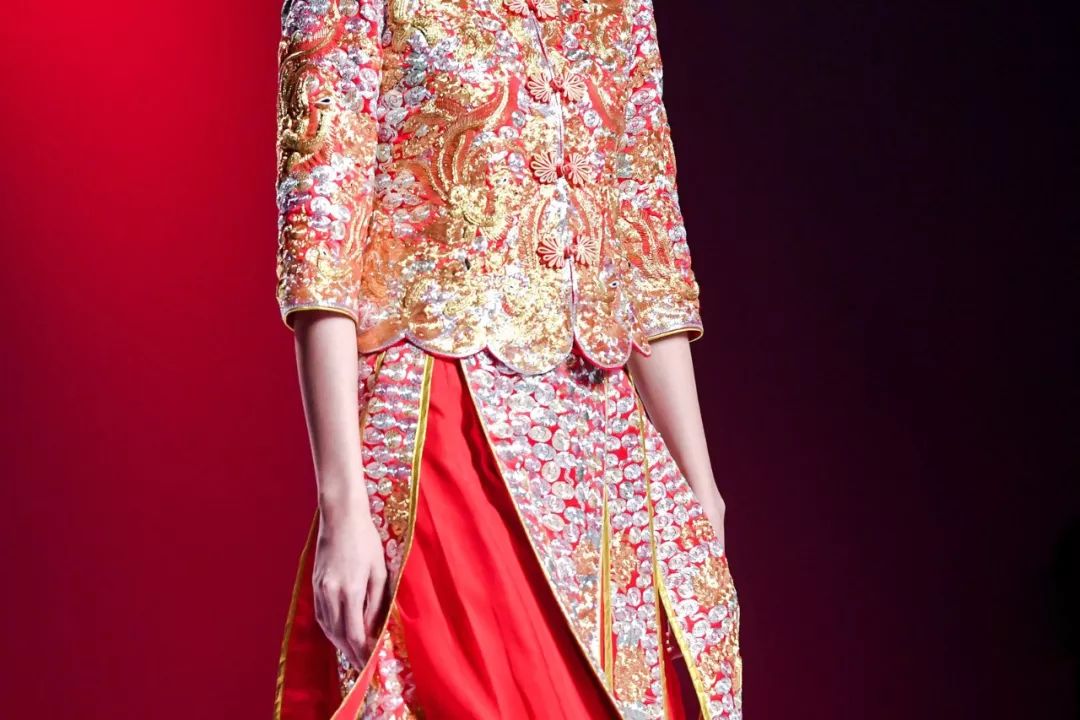 广东时装周day3丨当中式嫁衣遇见西式婚纱pick一下谁更美