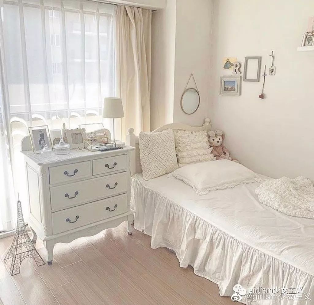 10平米小房间温馨可爱的装饰收纳大法