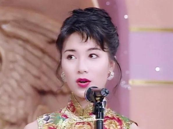 张可颐在参选香港小姐之前已进入演艺圈,她于1989年曾出演个人首部