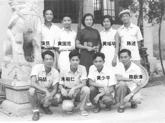 31张老照片阅尽冯喆短暂一生多张照片令人心痛帅气大明星49岁去世