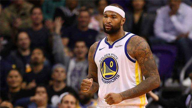 考神伤后举行大婚,湖人球员仅2人到场!_考辛斯